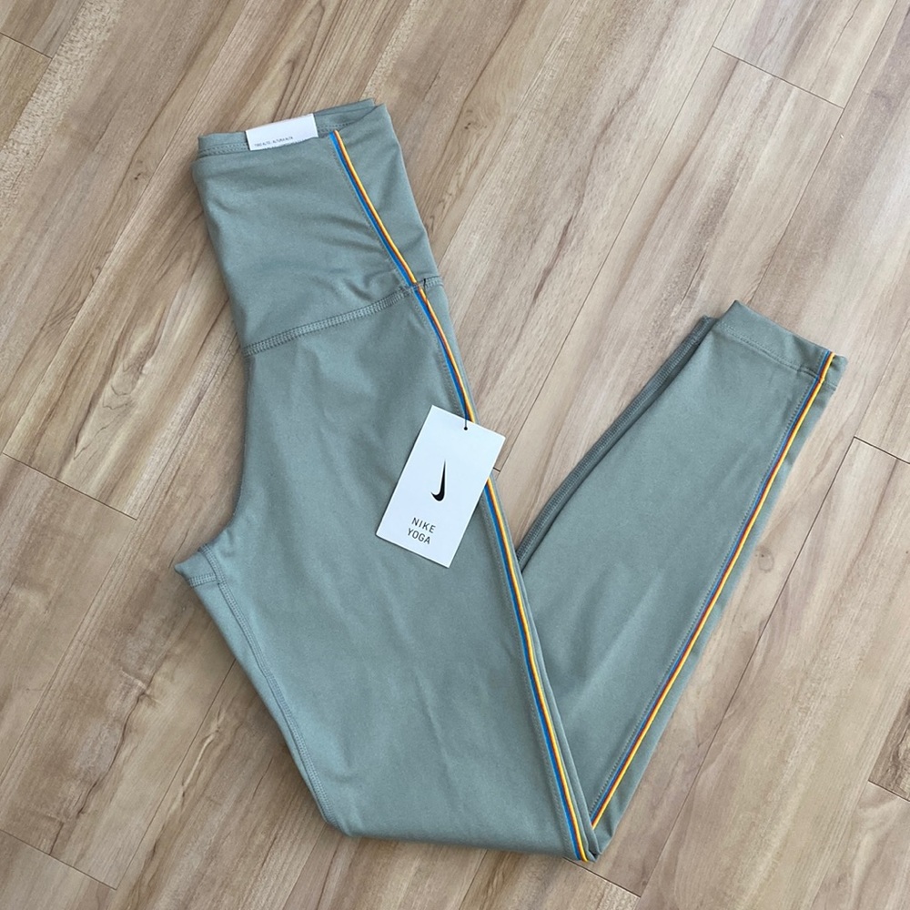 Gray Nike Leggings